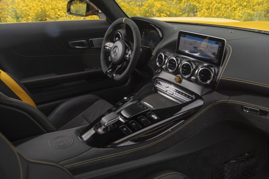 Интерьер Mercedes-AMG GT R (C190) 2019 года  (NA) (фото 71 из 85)